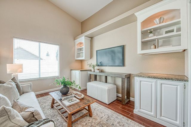 2254 E Quincy Avenue, Fresno, CA 93720