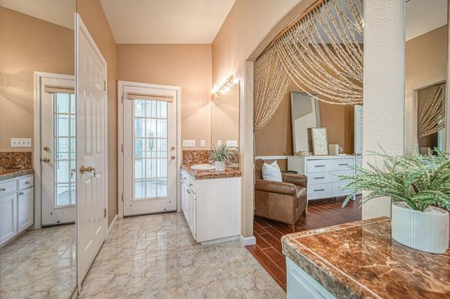 2254 E Quincy Avenue, Fresno, CA 93720