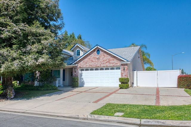 2254 E Quincy Avenue, Fresno, CA 93720