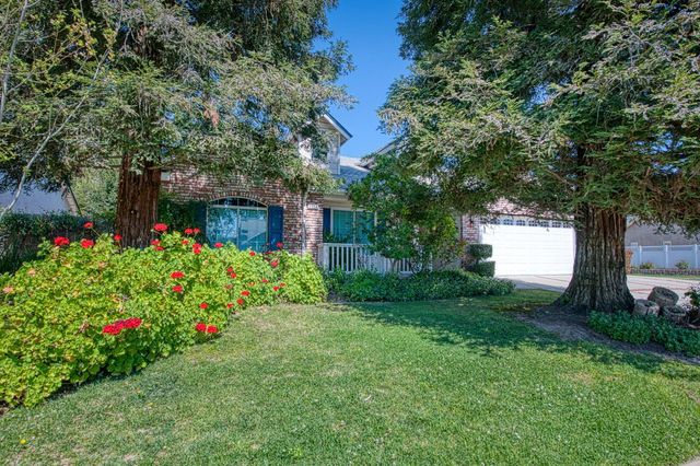 2254 E Quincy Avenue, Fresno, CA 93720