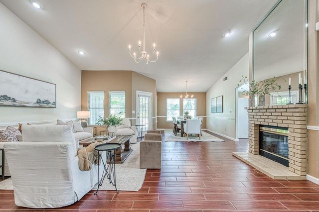 2254 E Quincy Avenue, Fresno, CA 93720