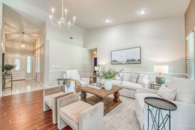 2254 E Quincy Avenue, Fresno, CA 93720