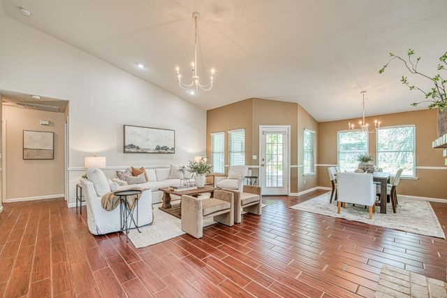 2254 E Quincy Avenue, Fresno, CA 93720