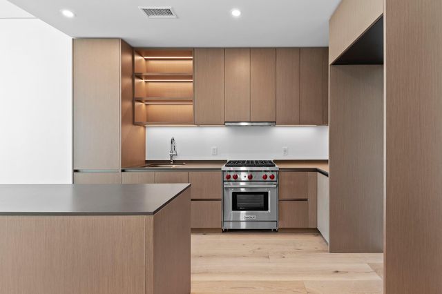 610 Davis ST 5206, Austin, TX 78701