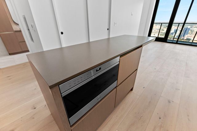 610 Davis ST 5206, Austin, TX 78701