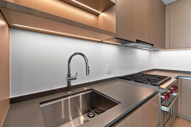 610 Davis ST 5206, Austin, TX 78701