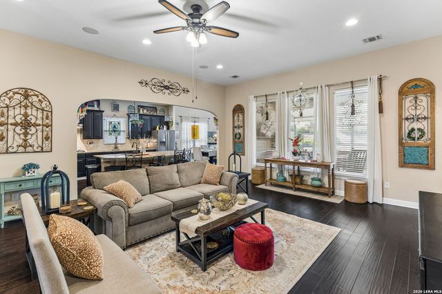 123 CATTLE DR, Castroville, TX 78009