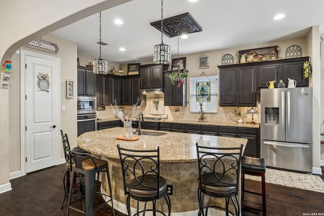 123 CATTLE DR, Castroville, TX 78009