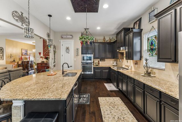 123 CATTLE DR, Castroville, TX 78009