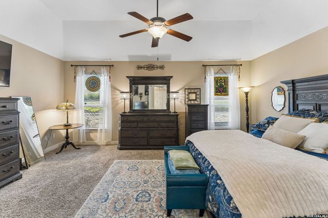 123 CATTLE DR, Castroville, TX 78009