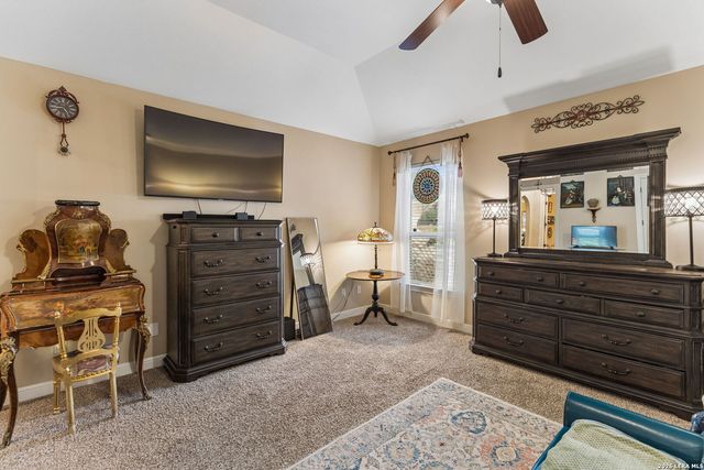 123 CATTLE DR, Castroville, TX 78009