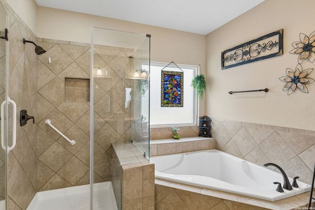 123 CATTLE DR, Castroville, TX 78009