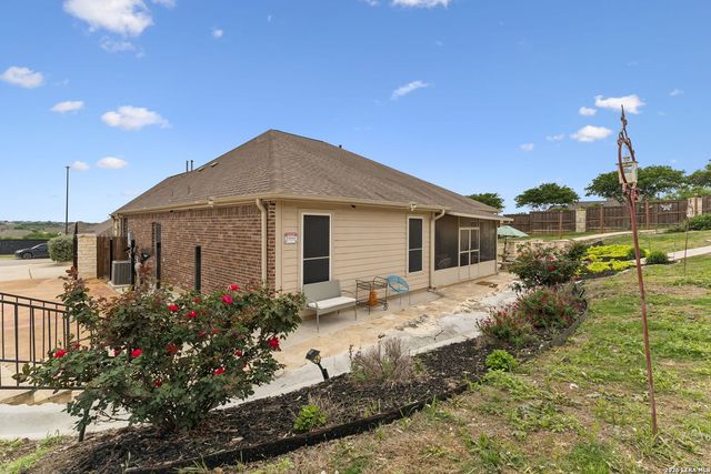 123 CATTLE DR, Castroville, TX 78009