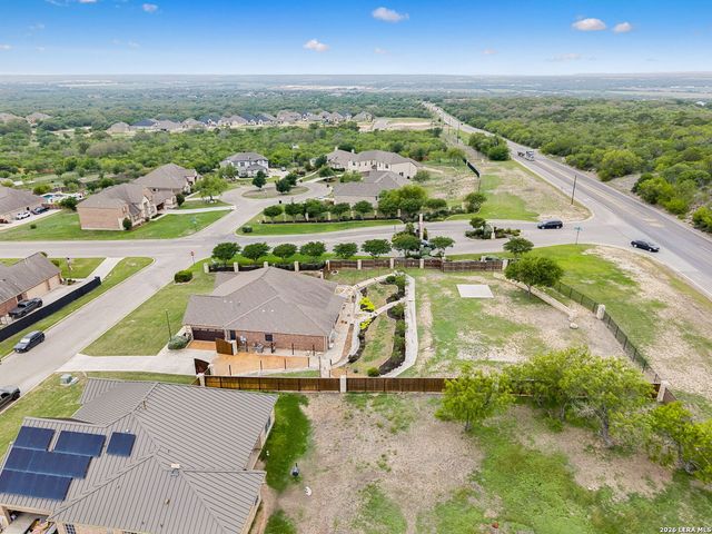 123 CATTLE DR, Castroville, TX 78009