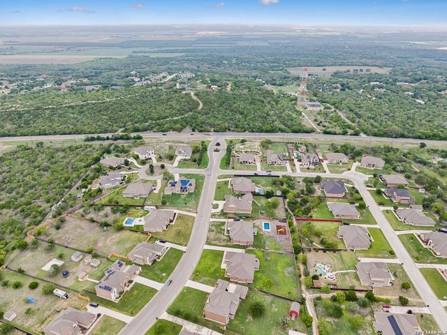 123 CATTLE DR, Castroville, TX 78009