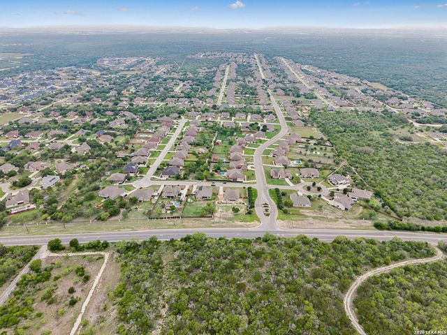 123 CATTLE DR, Castroville, TX 78009
