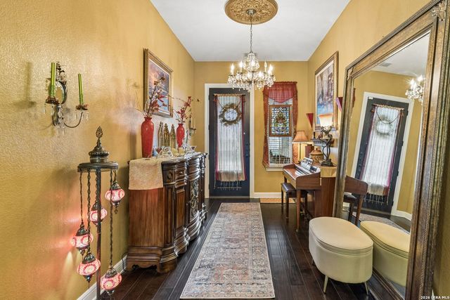 123 CATTLE DR, Castroville, TX 78009