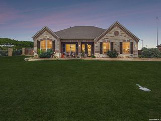 123 CATTLE DR, Castroville, TX 78009