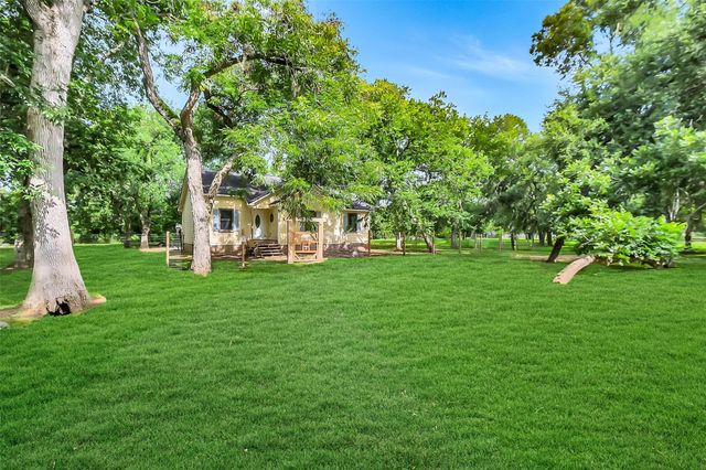 603 Hackamore Road, Simonton, TX 77485