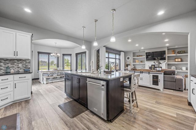 120 Lindsey Court, Mapleton, ND 58059