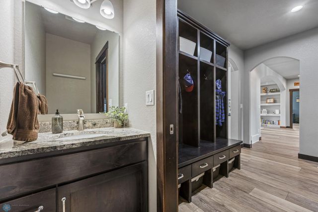 120 Lindsey Court, Mapleton, ND 58059