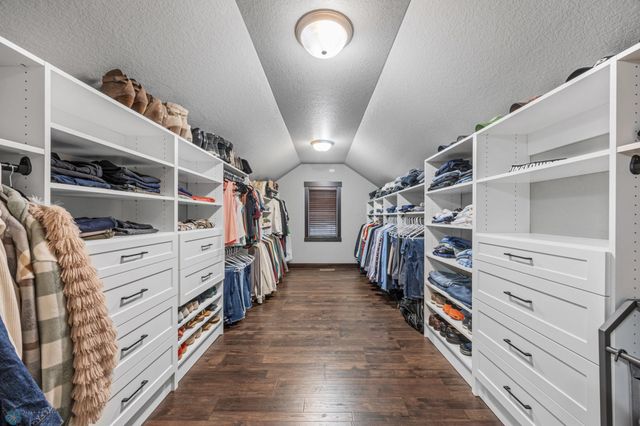 120 Lindsey Court, Mapleton, ND 58059