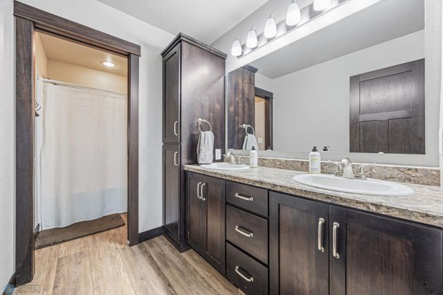 120 Lindsey Court, Mapleton, ND 58059