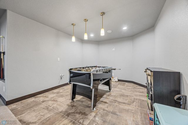 120 Lindsey Court, Mapleton, ND 58059