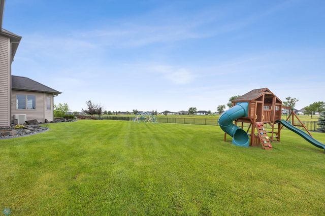 120 Lindsey Court, Mapleton, ND 58059