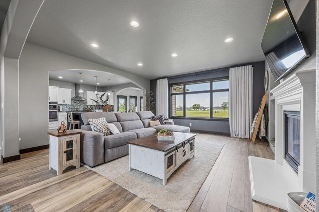 120 Lindsey Court, Mapleton, ND 58059