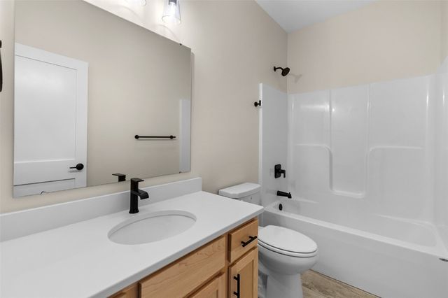 358 Hidden Ridge Drive, Coralville, IA 52241