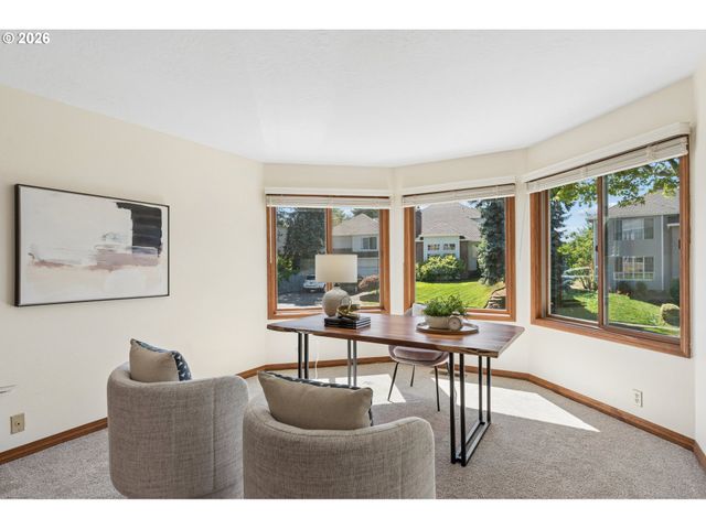 2107 CLUB HOUSE Dr, West Linn, OR 97068