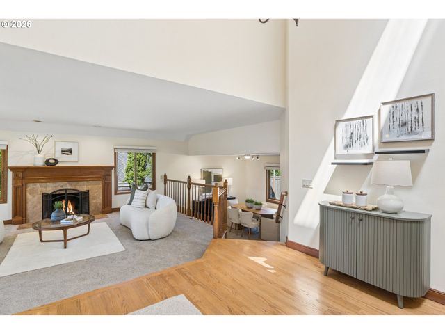 2107 CLUB HOUSE Dr, West Linn, OR 97068
