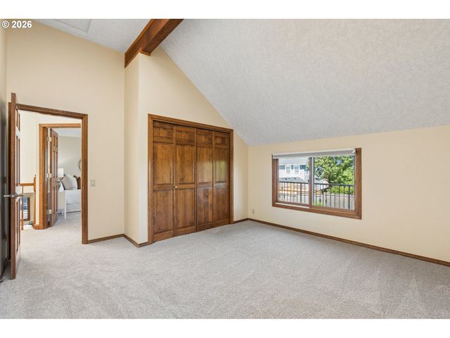 2107 CLUB HOUSE Dr, West Linn, OR 97068