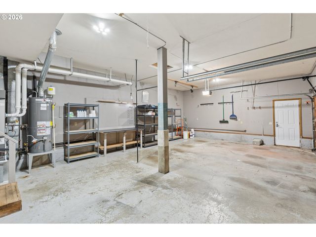 2107 CLUB HOUSE Dr, West Linn, OR 97068