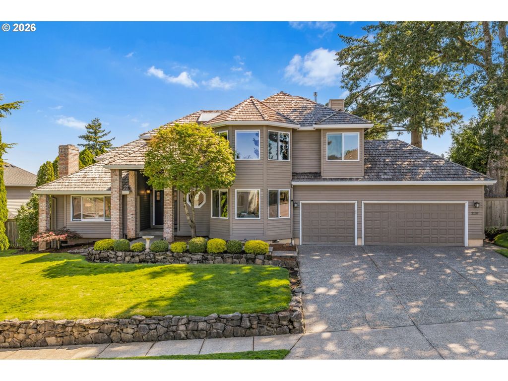 2107 CLUB HOUSE Dr, West Linn, OR 97068