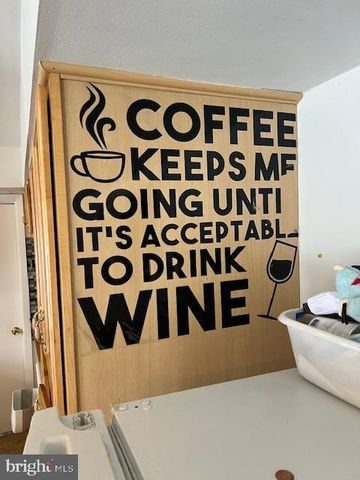 12 NEPTUNE LN, Willingboro, NJ 08046