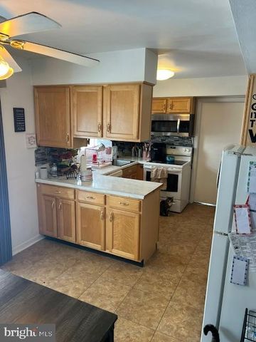 12 NEPTUNE LN, Willingboro, NJ 08046