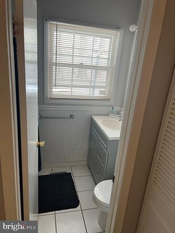 12 NEPTUNE LN, Willingboro, NJ 08046