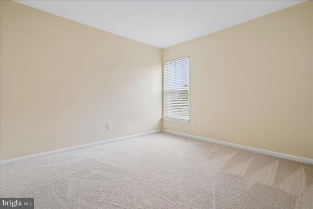 5580 SPRIGGS MEADOW DR, Woodbridge, VA 22193