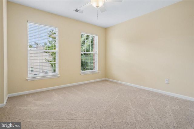 5580 SPRIGGS MEADOW DR, Woodbridge, VA 22193