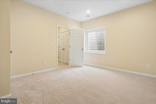 5580 SPRIGGS MEADOW DR, Woodbridge, VA 22193