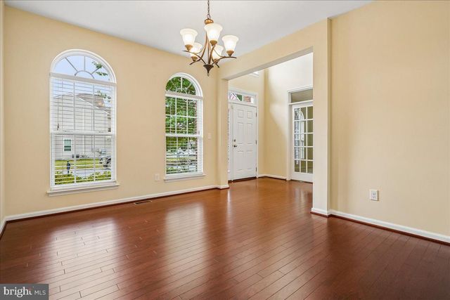 5580 SPRIGGS MEADOW DR, Woodbridge, VA 22193
