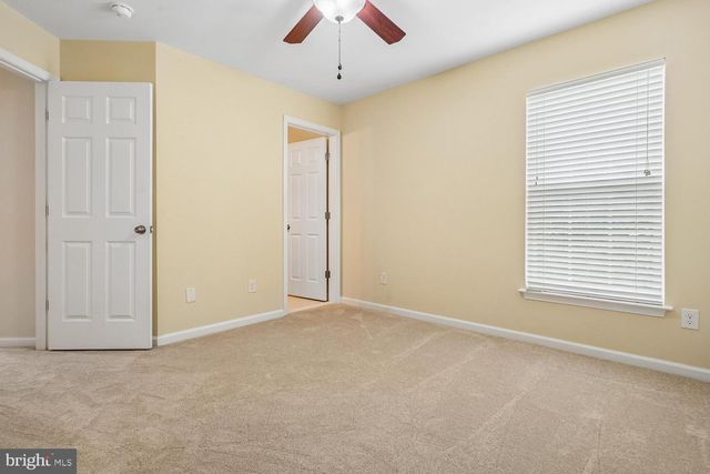 5580 SPRIGGS MEADOW DR, Woodbridge, VA 22193