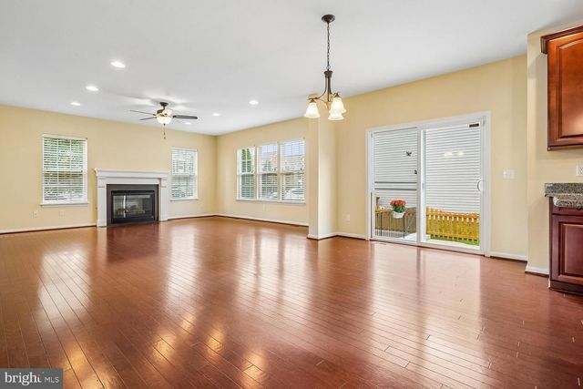 5580 SPRIGGS MEADOW DR, Woodbridge, VA 22193