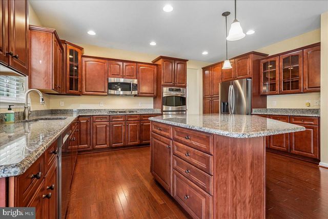 5580 SPRIGGS MEADOW DR, Woodbridge, VA 22193