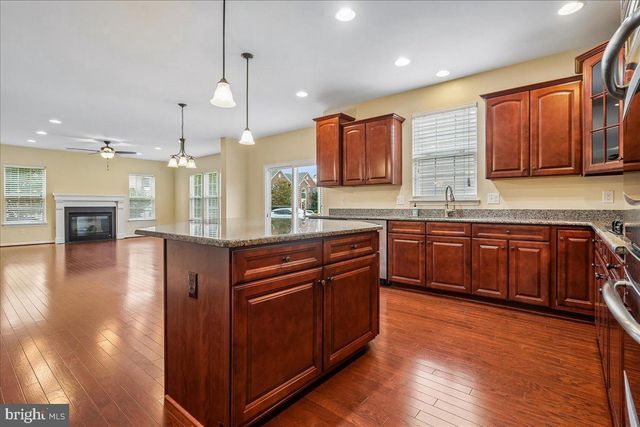 5580 SPRIGGS MEADOW DR, Woodbridge, VA 22193