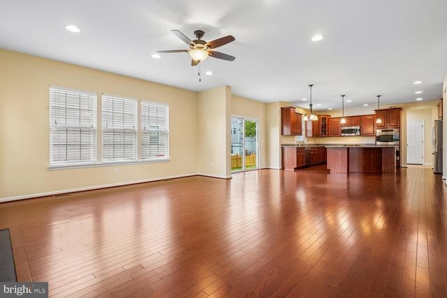 5580 SPRIGGS MEADOW DR, Woodbridge, VA 22193