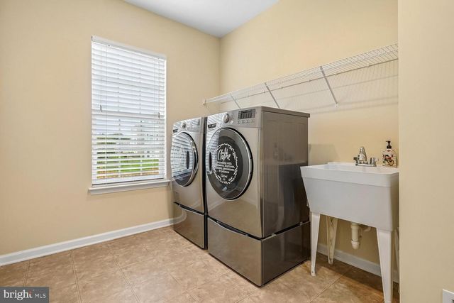 5580 SPRIGGS MEADOW DR, Woodbridge, VA 22193