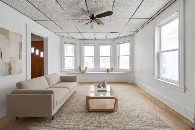 135 Allen Ave, Lynn, MA 01902